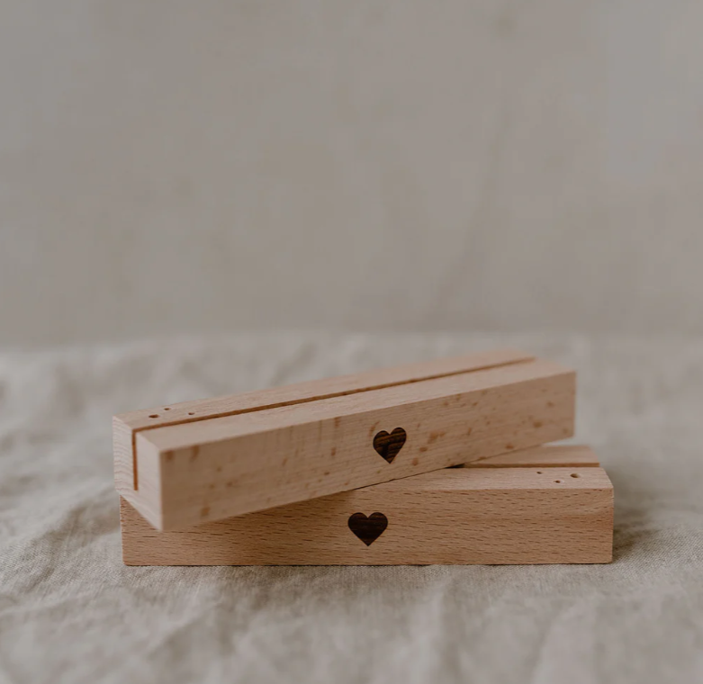 Support à cartes en bois de hêtre (12cm) - Coeur