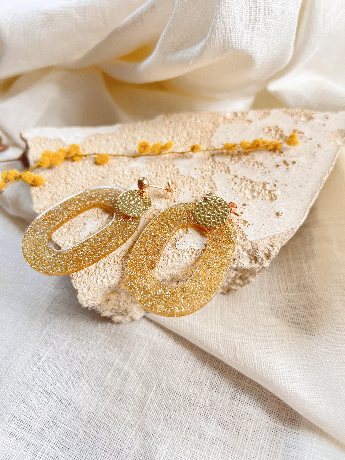 Boucles d'oreilles GINETTE - Ovale Paillette Dorée