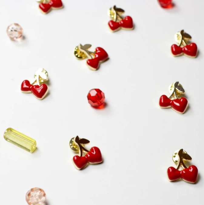 Pin's Coeurs cerises